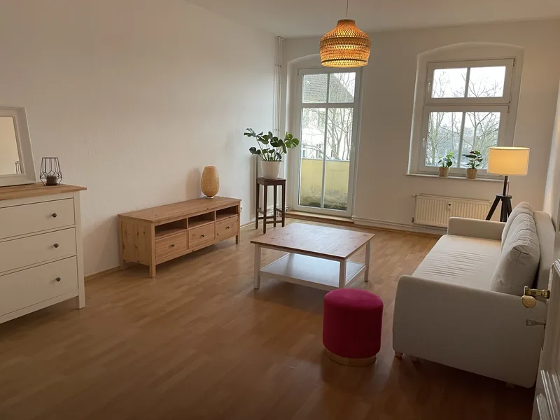 Möblierte 2-Zimmer-Wohnung mit Balkon und EBK in Berlin Lichtenberg — photo 1